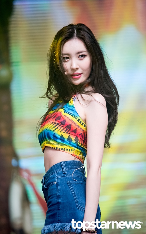 ◆Wonder Girls 善美
善美回到Wonder Girls後,美貌不斷升級,今年以《Why So Lonely》回歸時,也因為驚人的美貌,在韓國的人氣可說是大幅暴漲啊!