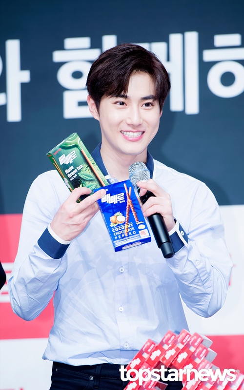 ◆EXO Suho
-「個人覺得燦烈或D.O.是女生們喜歡的類型,男生們應該都會選Suho吧!不過在《無挑》後,也很多人蠻喜歡Willis的(笑)」
-「Suho真的蠻有男生也覺得帥的那種臉型,但也有蠻多男生朋友覺得D.O.長得很有男人味又可愛」