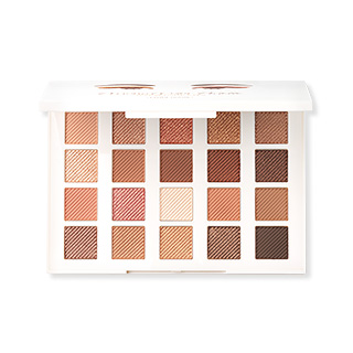 ▲Etude House眼彩盤
Etude House每次只要一出新品,就是女孩們花錢的時候囉!這次的眼彩盤總共有20個顏色,分冷暖色,每個顏色都是一定會用到的啊!而且霧面跟亮粉都有,有這一盤根本就不用再買其他眼影了啊~
(雖然不可能)