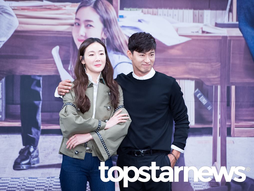 ✿TOP 10- MBC《拖旅行箱的女人》
話題佔有率:3.16%
➔下降2個名次
※講述原本事業一帆風順的車金珠(崔智友飾),因違反律師法而被判刑,後來歷經千辛萬苦當上律師,再次取得成功故事。