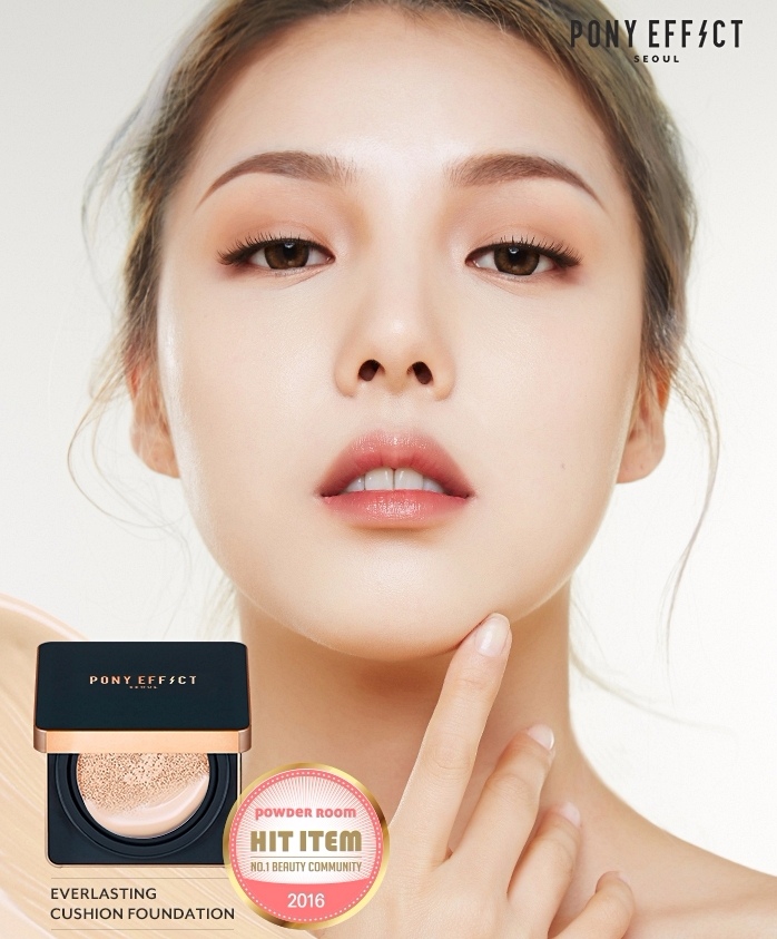 PONY EFFECT_Everlasting Cushion Foundation
這款氣墊除了遮瑕之外,還超級控油
偽少女是混和肌,在台灣的夏天使用竟然只有小出油而已
不過另外一天沒那麼熱使用就乾燥脫皮了......