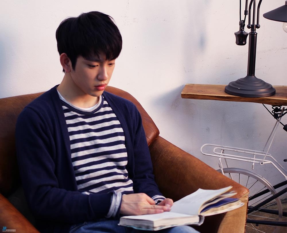 GOT7 Junior
說到GOT7大眾認知度最高的是超搞笑的Jackson
而說到門面就是MARK了~!
其實還有「男版SUZY」珍榮~
暖男長相完全是在學校看到第一眼會愛上的那種啊~