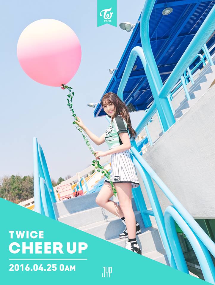 因為志效其實早在《Cheer Up》發行時就被發現瘦了很多,而且據說志效為了瘦身,毅力也很驚人,因為出道以來幾乎行程忙不停、沒有空白期的TWICE平日還要練習已經夠累了,在成員練習完後志效還會自己再去運動,就是為了上鏡更好看