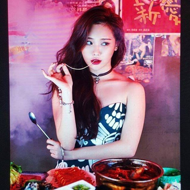 8位 Girl's Day Yura (92年生,歌手)
擁有清爽的外貌,和超長身又有料的完美身材,因此非常多男性粉絲,加上偶爾還會出現黑洞魅力,讓粉絲更愛了~