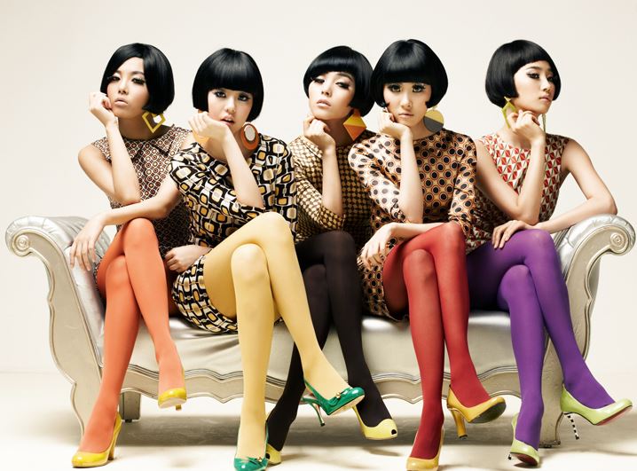 因為Wonder girls在過去《so hot》、《tell me 》、《nobody》三連發之下,當時在韓國的聲勢絕不亞於現在的TWICE。在當時就以《so hot》創下在melon週榜上蟬連最久女團的紀錄,直到TWICE出現紀錄才由師妹接棒,看得出來當時由WG、2NE1、少女時代三分天下時,她們的成績有多強勢