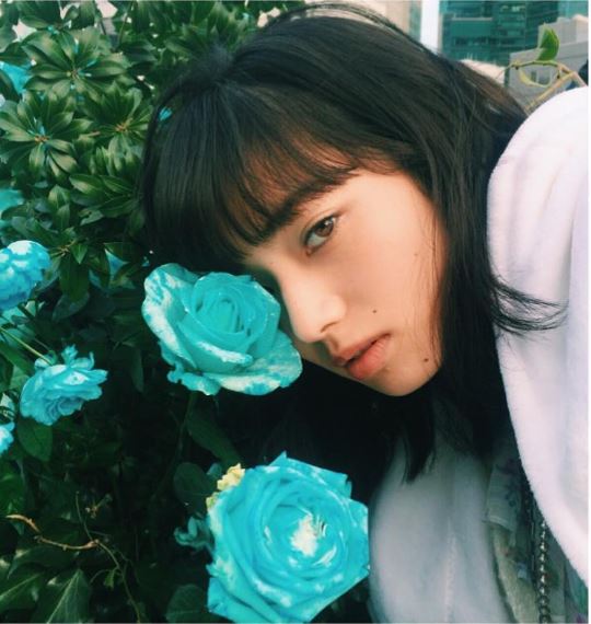 而且根據日本《週刊文春》的報導,GD在演唱會後也和小松菜奈會合,兩人關係密切的一同共渡兩天時間,似乎也讓外界對小松菜奈和GD的關係更清楚一些。