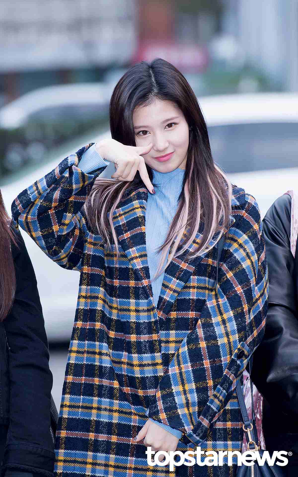 15位 Sana (TWICE)
14位 Victoria (f(x))
13位 Jisoo (BLACK PINK)
12位 Yura (Girl's Day)
11位 具荷拉