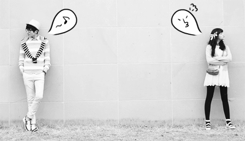 ♡ 1、他/她有了戀人時
藍顏/紅顏某天跟你說「我有女朋友(男朋友)」時,你會突然醒悟到「原來他(她)也是男生(女生)呀」..你們很難再維持以前那樣的朋友關係了,當他(她)逐漸遠離時,你就越會感受到他(她)不在身邊的空虛..有異性沒人性,你也會產生嫉妒的情緒哦!