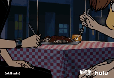 ♬ 1. 重新開始浪漫約會
每週在你們最喜歡的餐廳約會吃飯,為你們的戀情注入一些新鮮元素,如徒步旅行、參加烹飪課或去遊樂場...當你們做這些事情的時候,體內的多巴胺會增加,這是一種促進心情的化學物質呢^^