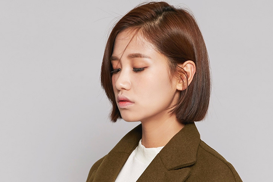 style 8:斜分中短直發
時尚指數:★★★★★
整個髮型散發出乾練的氣息,適合時尚職業小白領...一邊頭髮隨意掛在耳後即可完成整個髮型,根本不費事XD