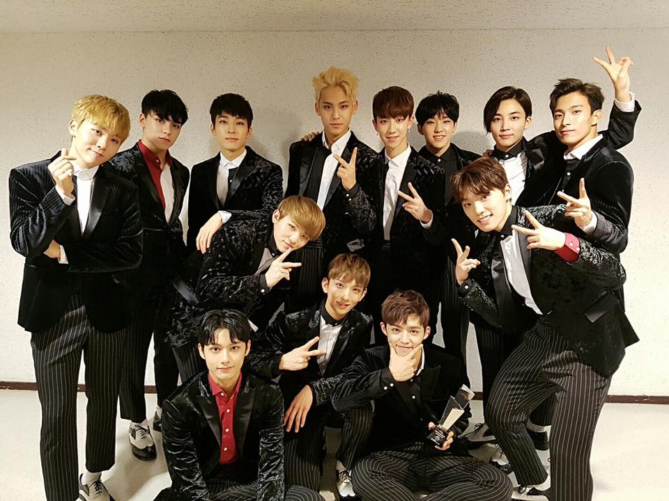 先來看男團的追蹤數排名
15位 Block B 741,979
14位 MONSTA X 937,726
13位 2PM 976,925
12位 CNBLUE 1,050,578
11位 SEVENTEEN 1,053,574