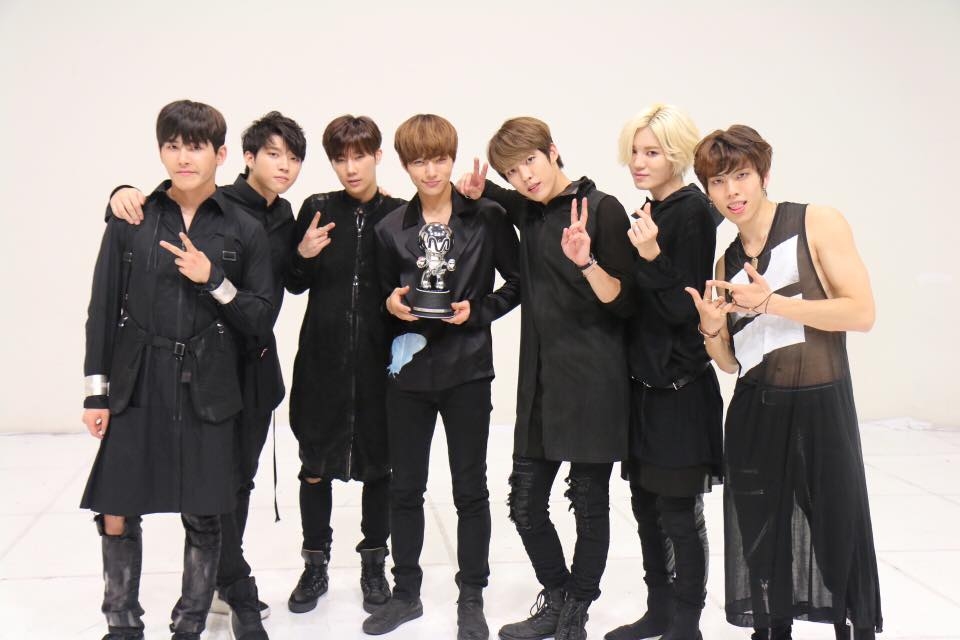 10位 VIXX 1,060,189
9位 BEAST 1,084,408
8位 BTOB 1,198,497
7位 WINNER 1,365,568
6位 INFINITE 1,388,292