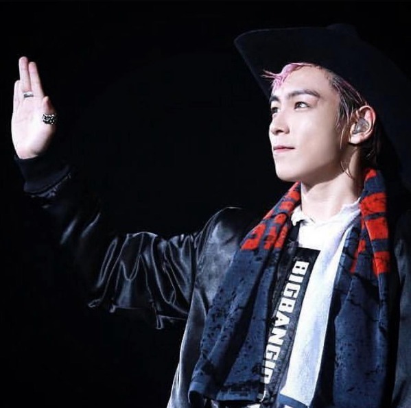 Bigbang T.O.P
木質草本香的DIOR HOMME,充滿男性感的味道,細膩的鳶尾香氣讓整體變得非常溫和,是讓人難以忘記的味道。