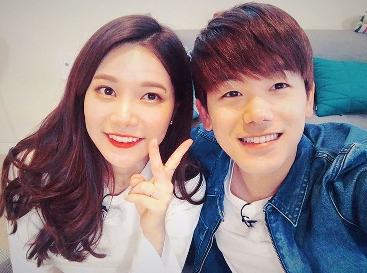 #刺激戀愛細胞的Couple情歌
1.Eric Nam X Solar
雖然已經從《我結》下車,但好想聽可頌夫婦的浪漫情歌啊!就像他們在《我結》中那樣平凡的浪漫