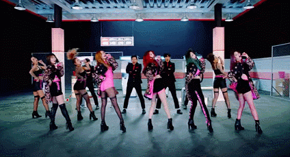 以及後來的《Ah Yeah》和《HOT PINK》
還有T-ARA的《So Crazy》、GIRL'S DAY的《Ring My Bell》……等
都是由該舞蹈團隊打造。