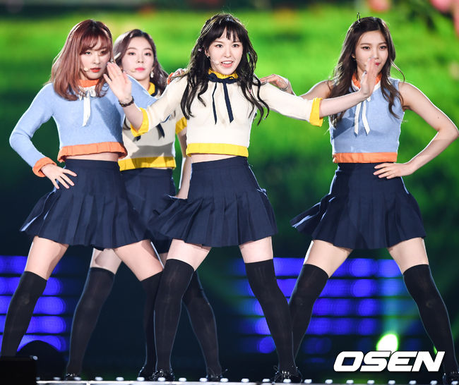 不過從上回Red Velvet《Russian Roulette》發片之後,想必不少人都有發現Red Velvet真的全員都瘦了很多,升級的美貌再加上歌大紅,也才讓網友說SM終於用心在貝貝上了!