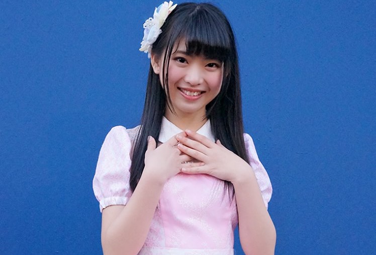AKB很特別的是,AKB48由Team A、Team K、Team B、Team 4與Team 8五個分隊組成之外,在日本各個地區都有相當在地化的小隊,甚至推出了海外的JKT78(雅加達48)、臺灣也在今年成立了TPE48。
如是Team AKB48的稱作「正式成員」,而其他再各個小隊活動的成員都稱作「研究生」,各個「研究生」或是有活躍的表現,便可能被提拔加入AKB48成為正式成員。