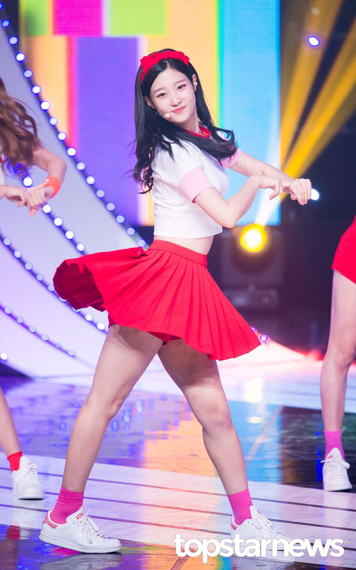 #彩妍
彩妍作為I.O.I的成員同時也是DIA的成員之一,
在I.O.I解散之後應該會正式投入到DIA的活動中。
還有之前在tvN《獨酒男女》中的亮眼表現,
也讓網友猜測之後或許還會接拍電視劇作品吧!