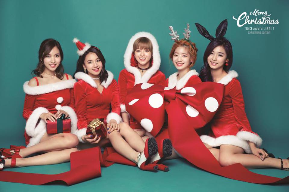 今年專輯銷量截止目前為止已賣破22萬張,寫下女團新紀錄的TWICE,雖然不知道聖誕專輯會怎麼計榜,不過在今年結束前都已經開出好成績,這一點是確定的啦!
