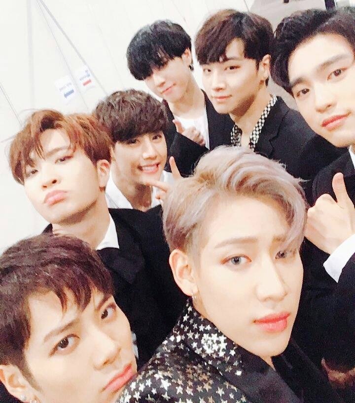 GOT7
JB - iPhoneSE 太空灰
珍榮 - iPhone6Splus 太空灰
BamBam - iPhone7 plus 黑
Mark - iPhone6Splus 太空灰
榮宰 - iPhone6S 玫瑰金
Jackson - iPhone7 曜石黑
有謙 - iPhone6S 金