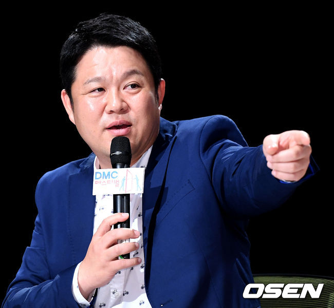 欸欸?不過為什麼節目上最後還是只出現BIGBANG 5個人呢?因為老楊似乎還是只是說說,最後當然還是只有讓BIGBANG全員參加,也讓GD忍不住說「我們真的是被騙了」。連金九拉也忍不住吐槽說「我們沒有要讓老楊來啊」,要的話就要和徐太志與孩子們的成員們「綑綁」一起上,明明已經是YG的代表了還被大吐槽,也讓不少觀眾爆笑