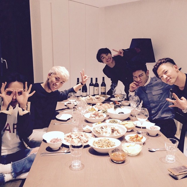 BIGBANG成員們最近都一起上綜藝節目宣傳,<無限挑戰 ><一周的偶像><黃金漁場Radio Star>,VIP們要記得收看節目的播出哦~