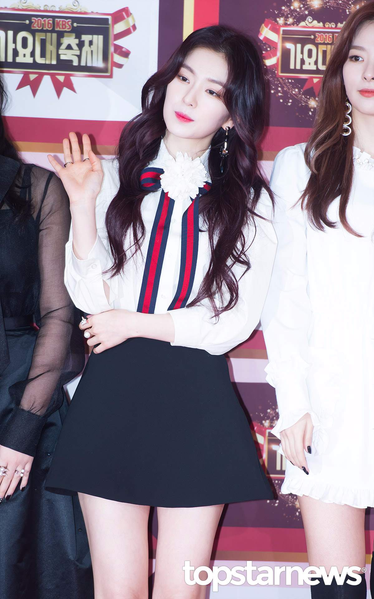 Red Velvet Irene
Irene的魅力無窮~
她肩負起照顧成員的責任,像是在家裡燙衣服XD
時而可愛、甜美、清純~不管男生還是女生都會深陷IRENE的魅力啊!