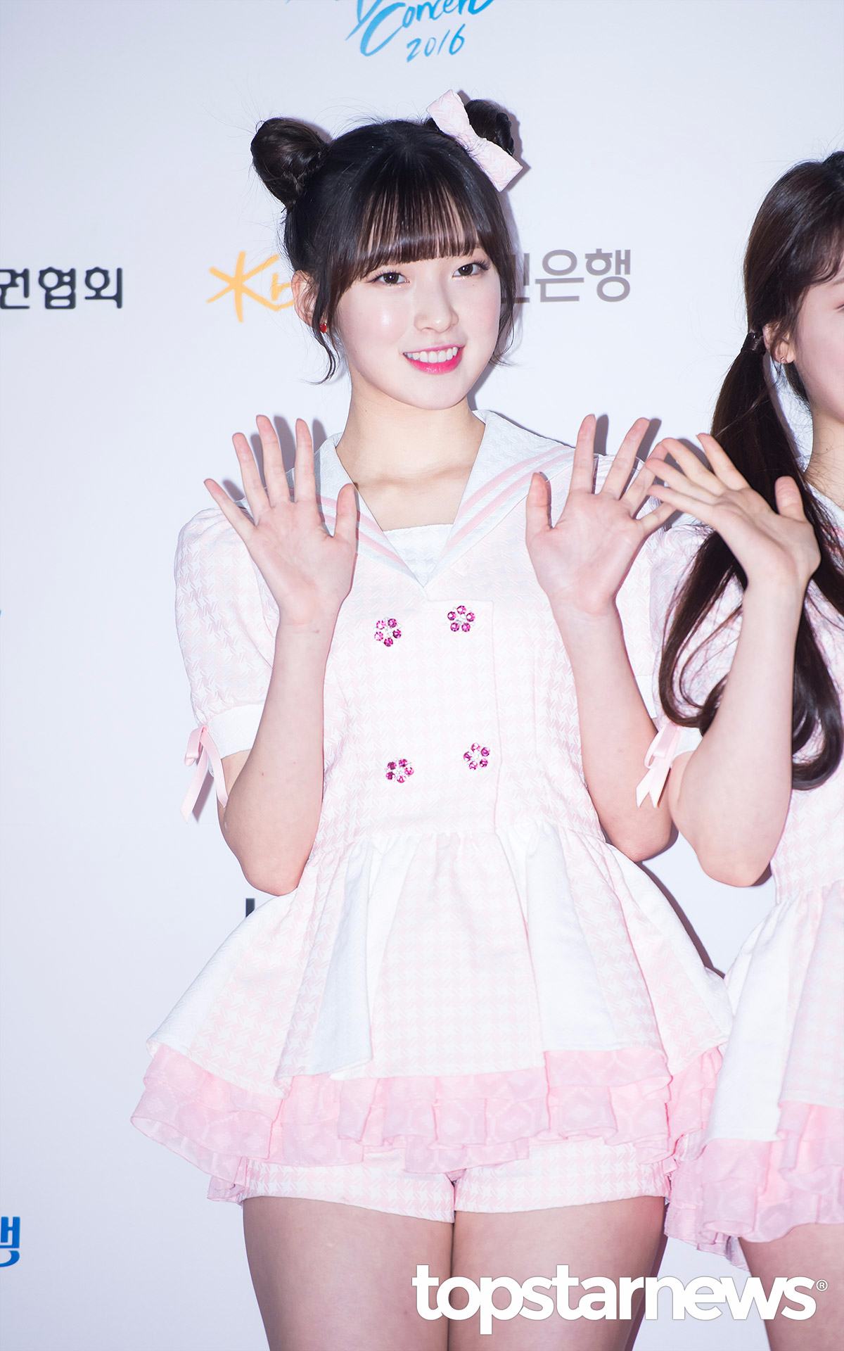 Oh My Girl Arin
這篇文章好像除了可愛沒別的形容詞了ㅠㅠ
但沒辦法啊~因為真心可愛啊!
可是Arin丸子頭卻讓小編想起春麗(逃)