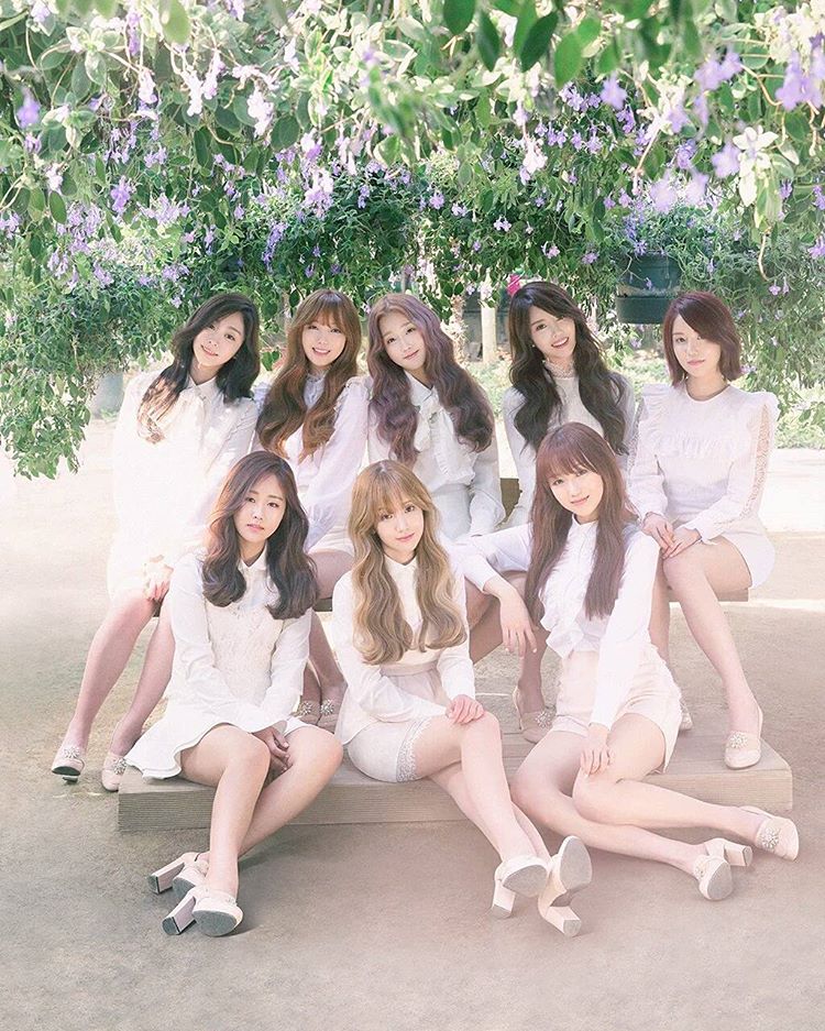 Lovelyz
Lovelyz的風格:少女、清純、纖細、甜美。
看到梨子的成員時,每個都想抱在懷裡保護呀~(姊姊保護你們~)
小編可能一輩子都無法成為那麼可愛甜美的小女生了ㅠㅠ
不過不得不說Lovelyz的抒情歌真的都超好聽的!!