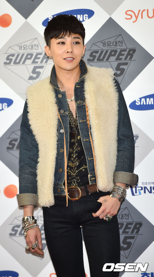 BIGBANG GD
GD真的是天生明星!根本無法反駁~優秀的作曲實力,饒舌唱歌都可以的全能歌手,出眾的外貌,慧眼獨具的時尚品味,霸氣十足的舞台表現力,以及在演出《無限商社》被發現的演技實力。
GD這輩子就是注定要當藝人造福粉絲啊!