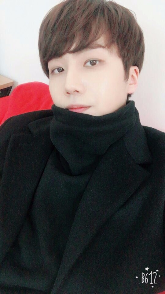 Pentagon- 珍虎 (167cm)
CUBE的新人團體Pentagon的大哥珍虎,過去曾在S.M. THE BALLAD的以JINO的名稱活動過