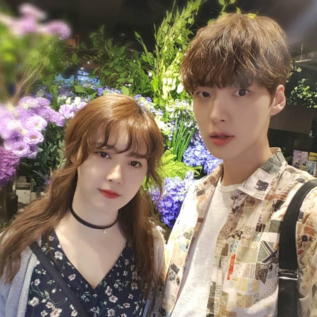 又到了一週看這一對夫妻曬恩愛的時間啦~~《新婚日記》沒有一般綜藝節目的套路,沒有誇張的角色設定或是腳本安排,單純紀錄這一對夫妻平凡又甜蜜的互動是引起觀眾共鳴的最大關鍵!