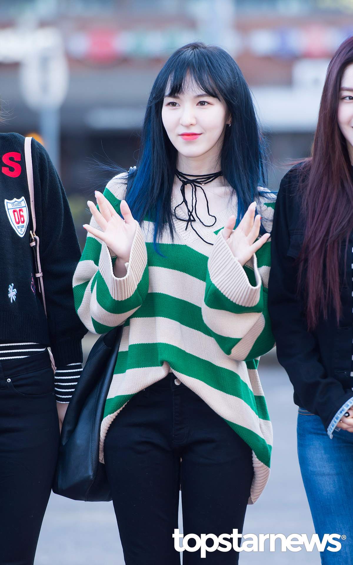 Red Velvet 的Wendy!
老師提到當時Wendy 因為要出道所以常常進行過度的練習,所以傷到了聲帶導致聲帶小節,所以非常辛苦..而出道時仍是患有聲帶小節的狀況,所以老師唯一能給她的建議就是多多使用頭聲。
(嗚嗚我們溫蒂是怎麼撐過來的啊~)