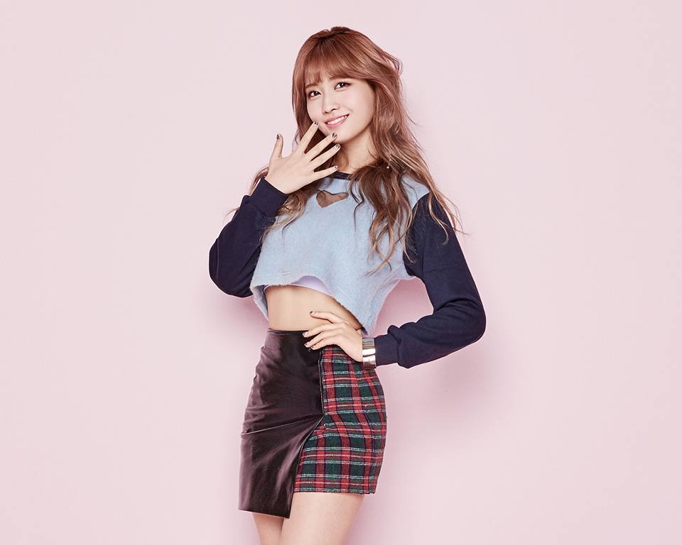 粉絲:MOMO歐尼比較喜歡豬腳還是彩瑛?
彩瑛:......
MOMO:好難選擇,當然是我們彩瑛呀,我真的很喜歡彩瑛
彩瑛:是嗎?
MOMO:不知道嗎?明明知道