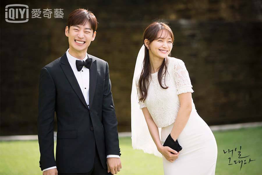 ✿TOP 7- tvN 金土劇《明天和你》
話題佔有率:5.19%
➔持平
※活潑可愛默默無名的攝影師宋馬琳(申敏兒飾)認識了擁有千億資產的房屋投資公司老闆劉少俊(李帝勳飾),他有一個隱藏身分“時間旅行者”擁有通過地鐵穿梭未來的能力,得知兩人將同時死亡後為了解開其中謎團而展開的故事。