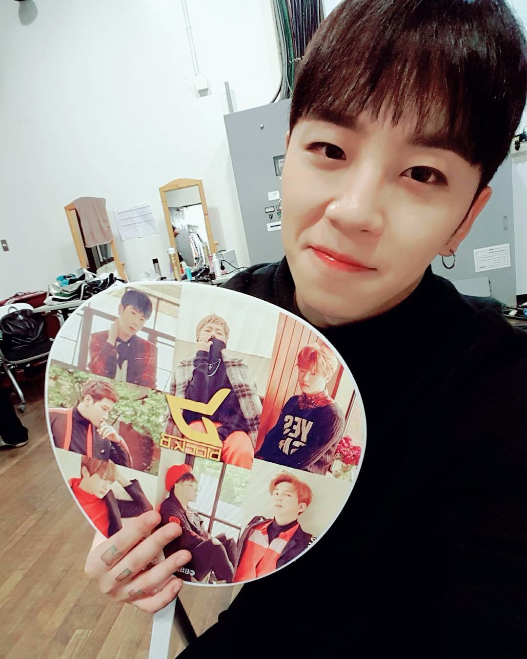 Block B – 泰欥
MBC <偉大的誕生>中最終的30人無法通過,準備進軍隊的泰欥
奇蹟似的在Block B出道三個月前,以最後的成員加入
