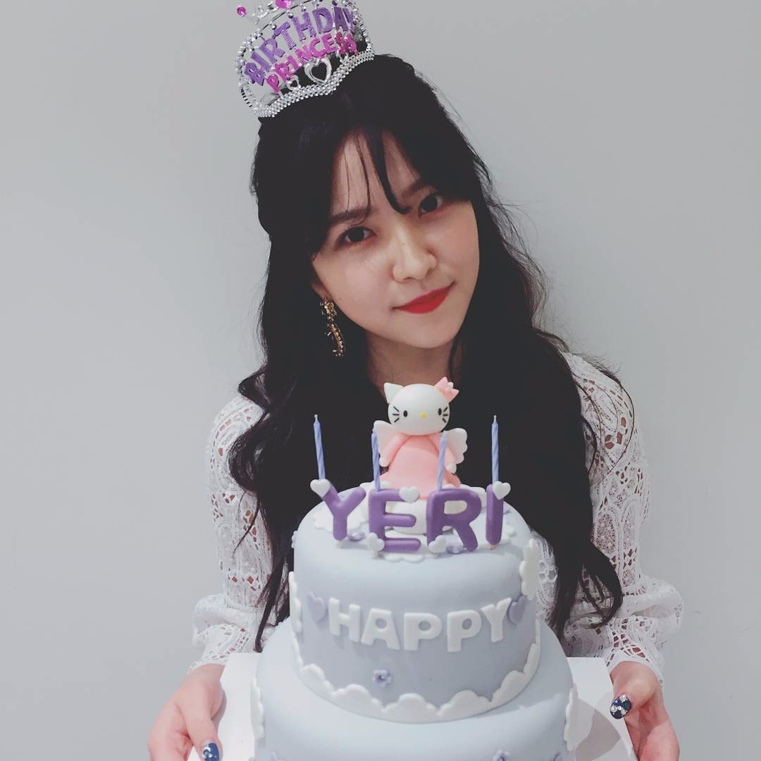 Red Velvet – Yeri
4人組出道的Red Velvet空白期時合流Red Velvet
2015年初'Ice Cream Cake'開始加入