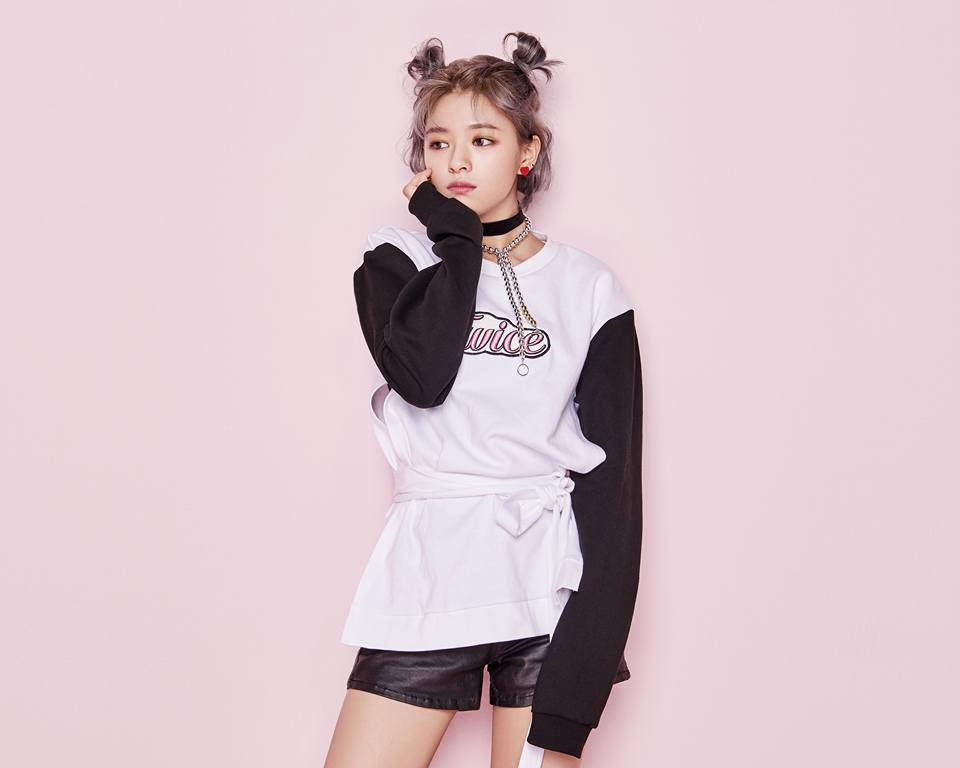 TWICE 定延
定延的爸爸是一位間韓食堂的廚師長啊!
好想去吃吃看,但感覺就不便宜啊><
<韓食堂Doore>
地址: 首爾市松坡區奧林匹克路300號 樂天百貨AVENUEL世界塔店 6F
