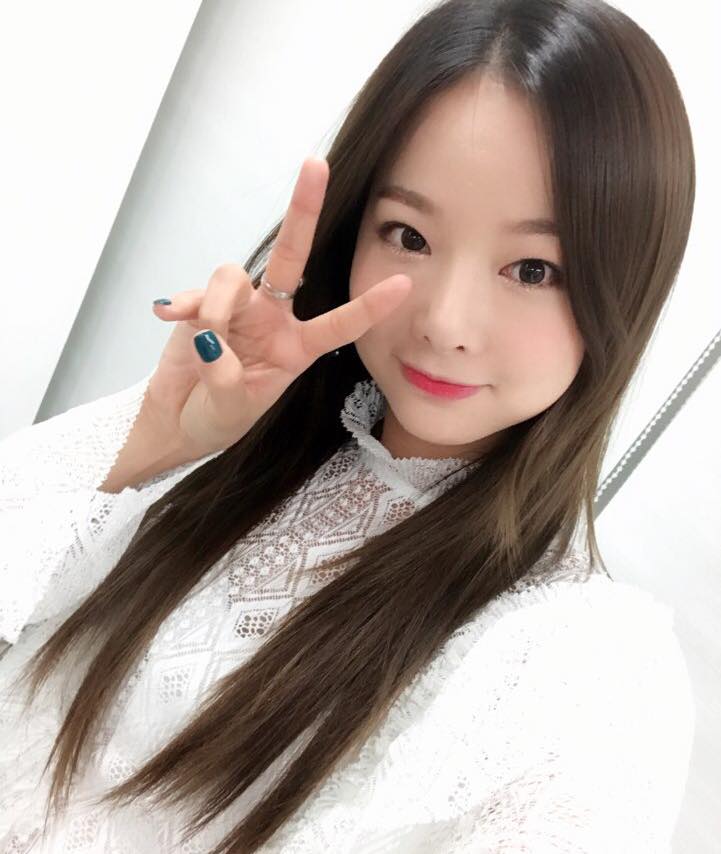 EXID的成員率智曾以“2NB”出道,經歷约十年的無名時期的率智,在當歌手期間總收入僅60萬韓幣,幸好她撐下來了.才能有今天的EXID♥♥♥