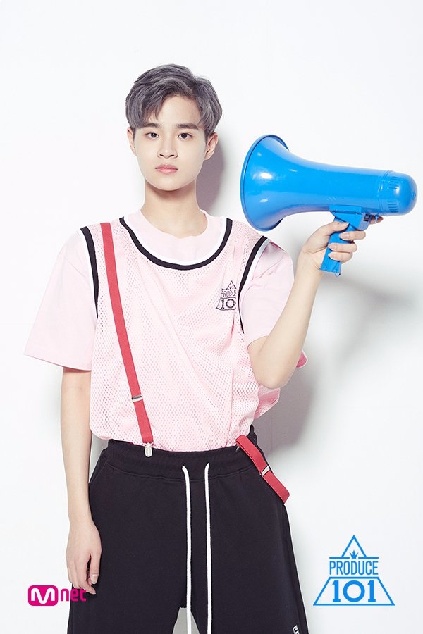 李大輝 LEE DAE HWI
所屬社 Brand New Music
男版《PICK ME》MV中
站中心的李大輝
讓人印象深刻,自介影片看起來就是全才啊~~樣樣都會的感覺