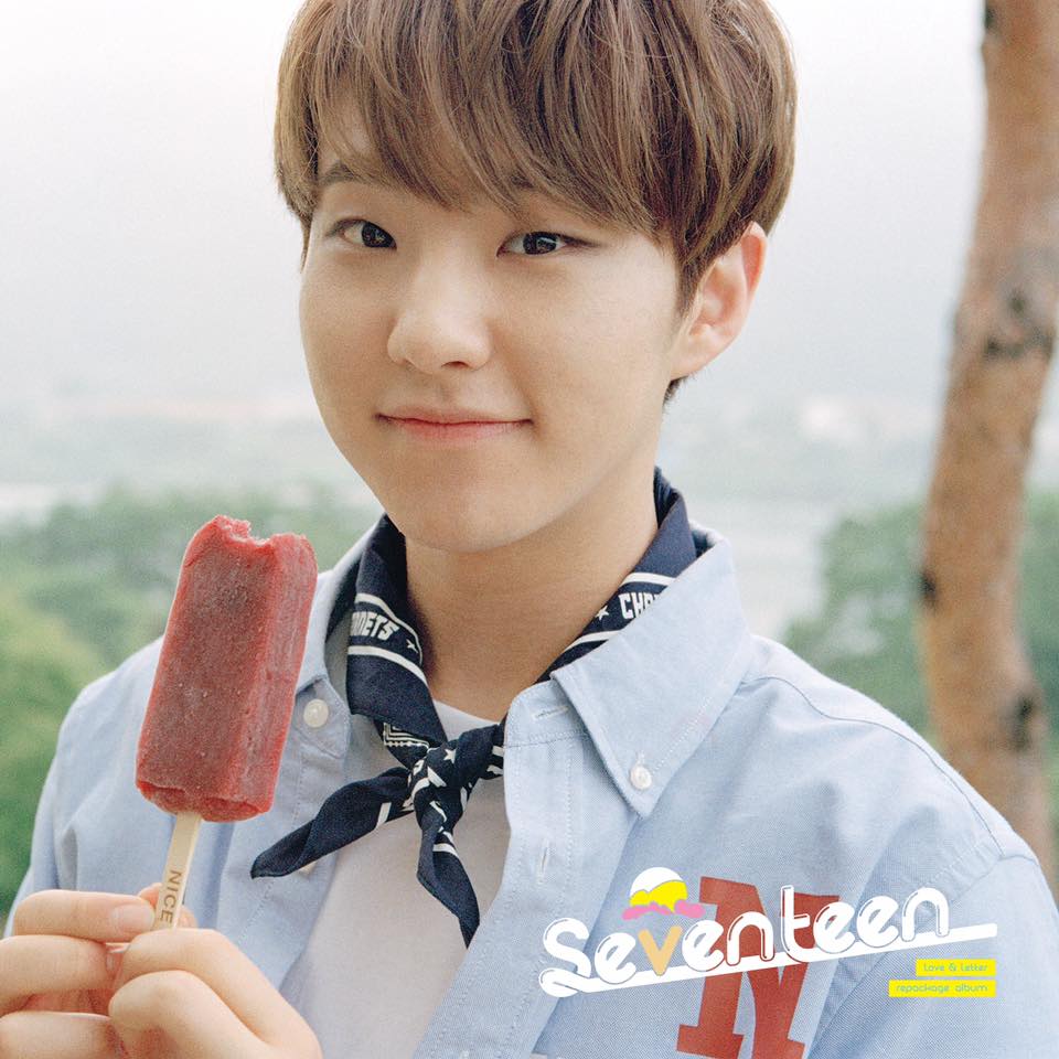 Seventeen Hoshi
粉絲:「Seventeen最喜歡的酒是什麼?」韓文的酒是술(sul)
Hoshi:「妳的嘴唇?」韓文的嘴唇是입술(ib-sul)
兩個結尾字是一樣的喔。所以這裡Hoshi在玩文字遊戲。