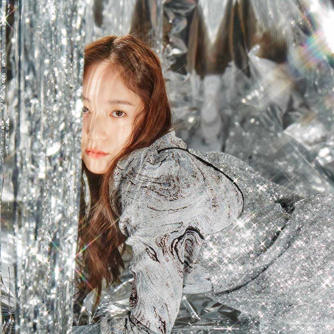 TOP9 f(x) Krystal
IG追蹤數:510萬
最近傳出可能要回歸的F(X),讓許多粉絲都相當開心啊!
真的是很想念函數啊ㅠㅠ