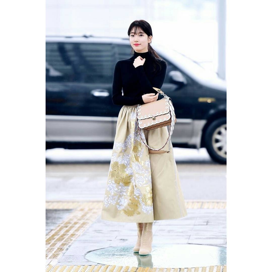 TOP5 missA Suzy
IG追蹤數:570萬
演歌兩棲的Suzy不僅在韓國人氣高,在海外也是相當有人氣的!
最近Suzy和李鍾碩主演的《當你熟睡時》也開始拍攝,小編也開始期待撥出啦!