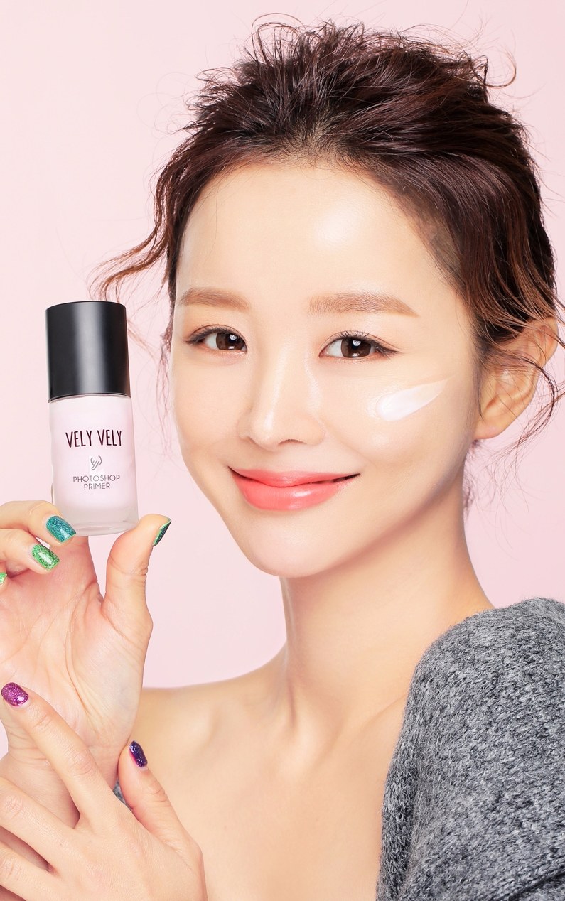 就是這瓶imvely的포토샵 프라이머(Photoshop Primer),這麼如此霸氣直接以Photoshop稱明,表示絕對不能小看這瓶妝前乳的功效啊!
