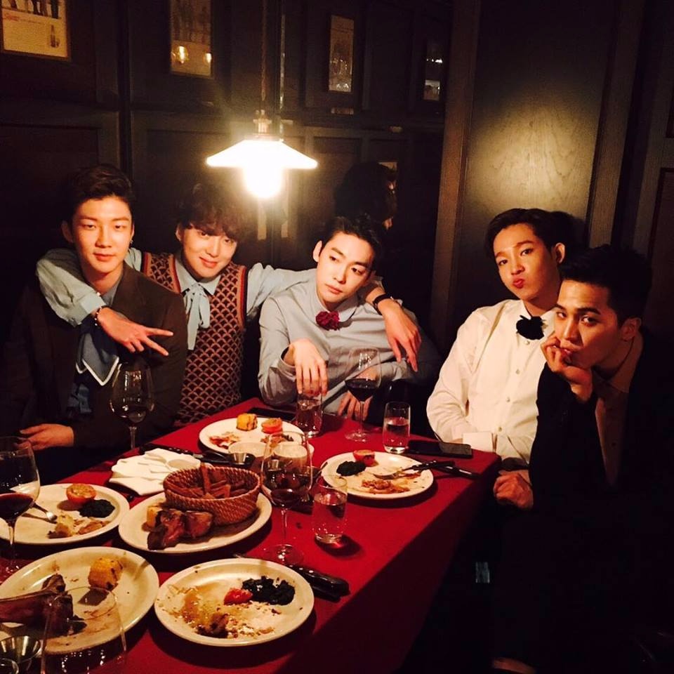 YG
Winner的空白期以及16年的EXIT計畫難產
去年10月公布南太鉉因心理問題暫停演藝活動,11月宣布退出組合並解除個人專屬合約
2NE1朴春事件處理不當,Minzy退團事件
讓BLACKPINK剛出道走神祕主義,除了音樂節目之外不露臉,讓粉絲抗議
iKON常駐日本,韓飯戲稱他們變成日團