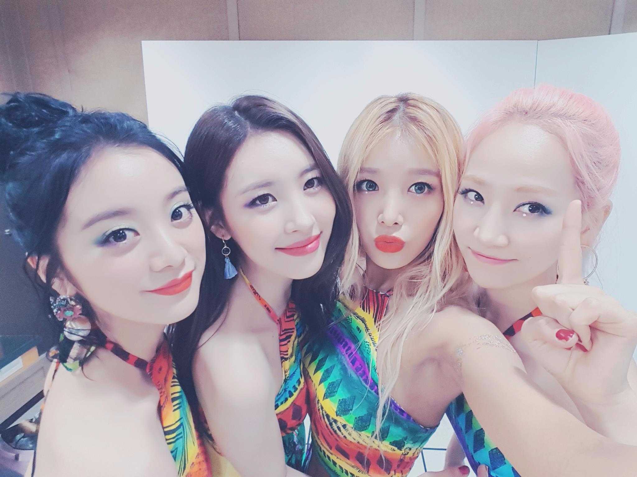 JYP娛樂在2007年所推出的五人女子團體,JYP於2017年1月26日正式宣布Wonder Girls解散(合約到期),於2月10日發行最後一張數位單曲,想當初〈Nobody〉到哪都可以聽見的說,唉~小編的歲月......