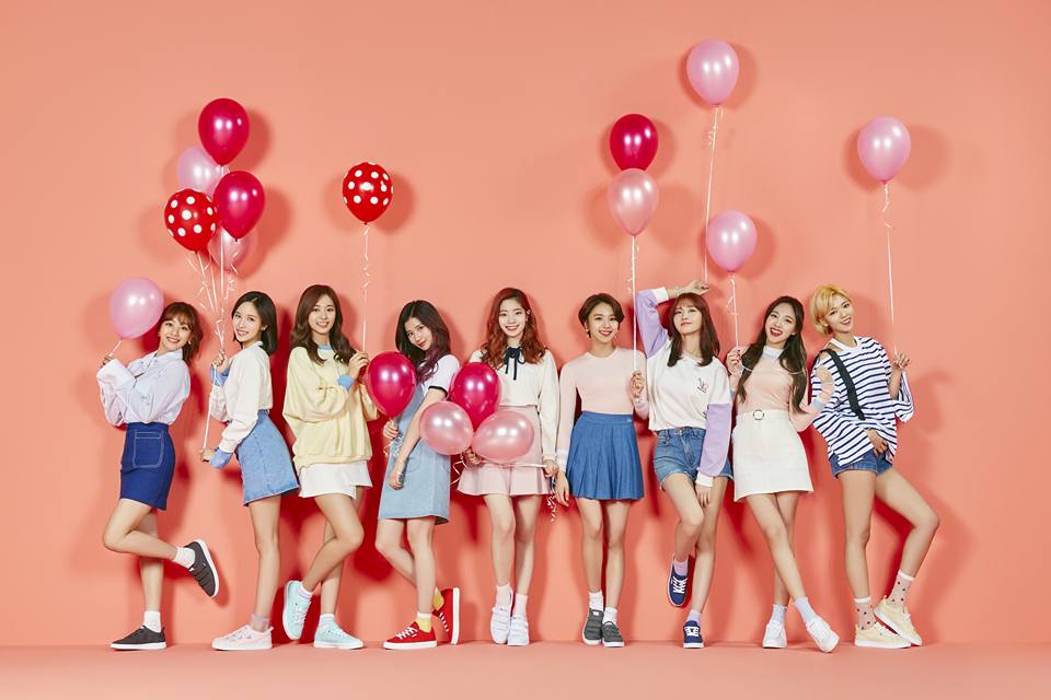 雖然大家都說四代女團紅得很快,不僅三大社女團在出道2年內就大紅,TWICE更是出道兩年內就紅到海外,人氣上升最快的女團代表之一。不過雖然出身女團名家JYP,但其實TWICE剛出道時聲勢並不像現在這麼旺