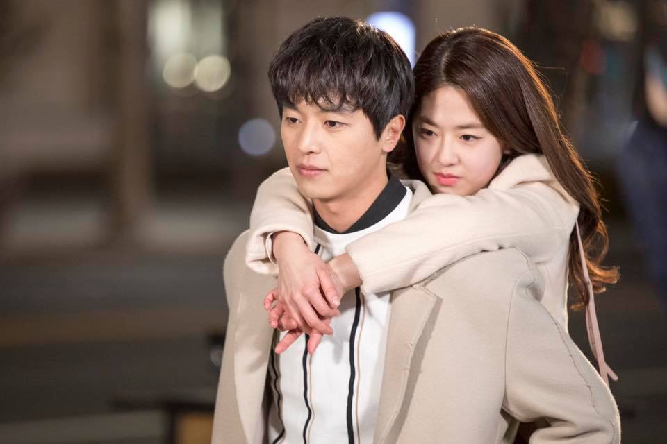 ✿TOP 6- tvN月火劇《內向的老闆》
話題佔有率:4.74%
➔上升6個名次
※描述了極度害羞的男人在遇上了活潑開朗的女人之後,發生的浪漫搞笑故事。