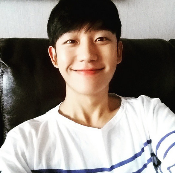 Image Source: instagram | 丁海寅