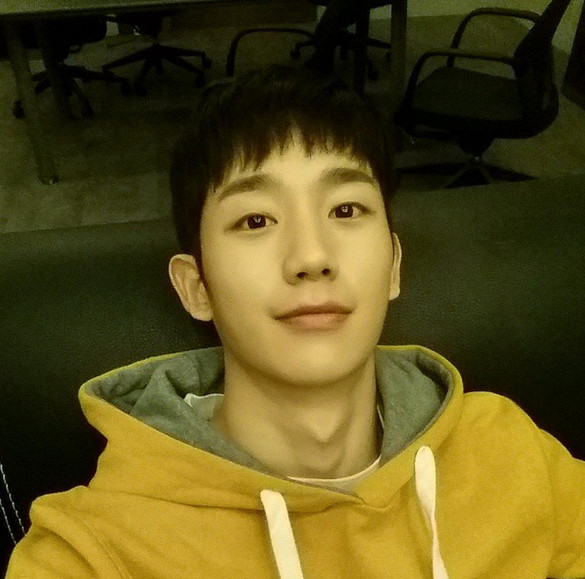 Image Source: instagram | 丁海寅